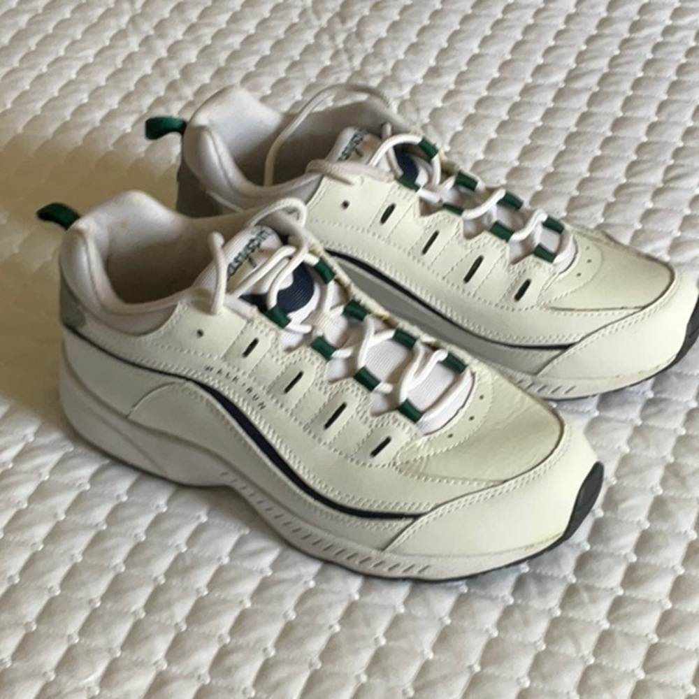 Easy spirit walk run tennis shoes